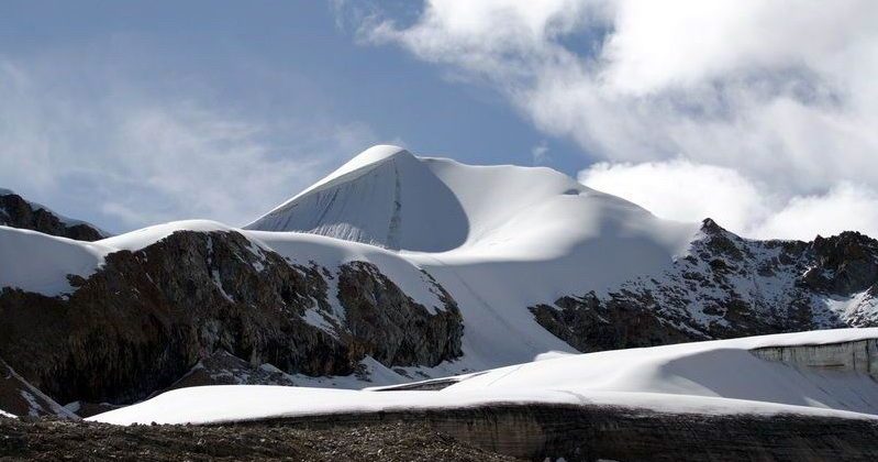 Mt Kyi Zi (6206m)