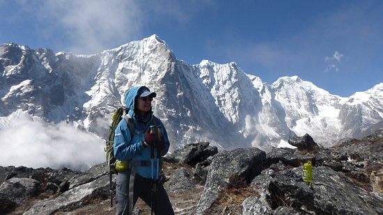 Gokyo – Renjo La Pass – Sunder Peak Trek